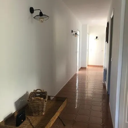 Belle Et Grande Villa